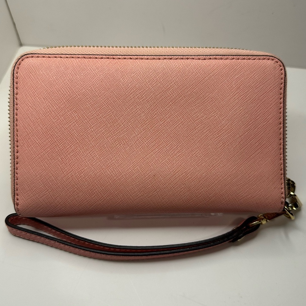 Michael Kors EUC Pink Saffiano Leather Jet Set Wallet with Strap - Picture 4 of 17